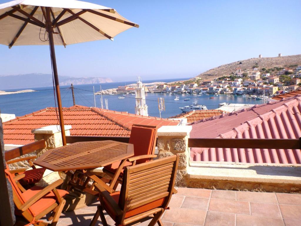 Bright Sun Villas Chalki Town Exterior foto